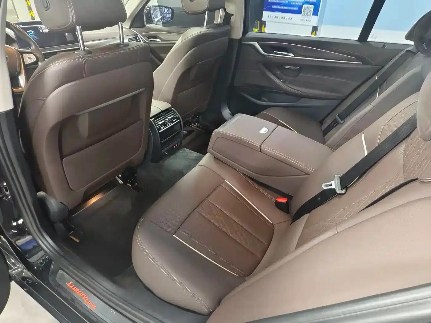 BMW 5 Series PHEV 2021 535Le Luxury Package — миниатюра 15