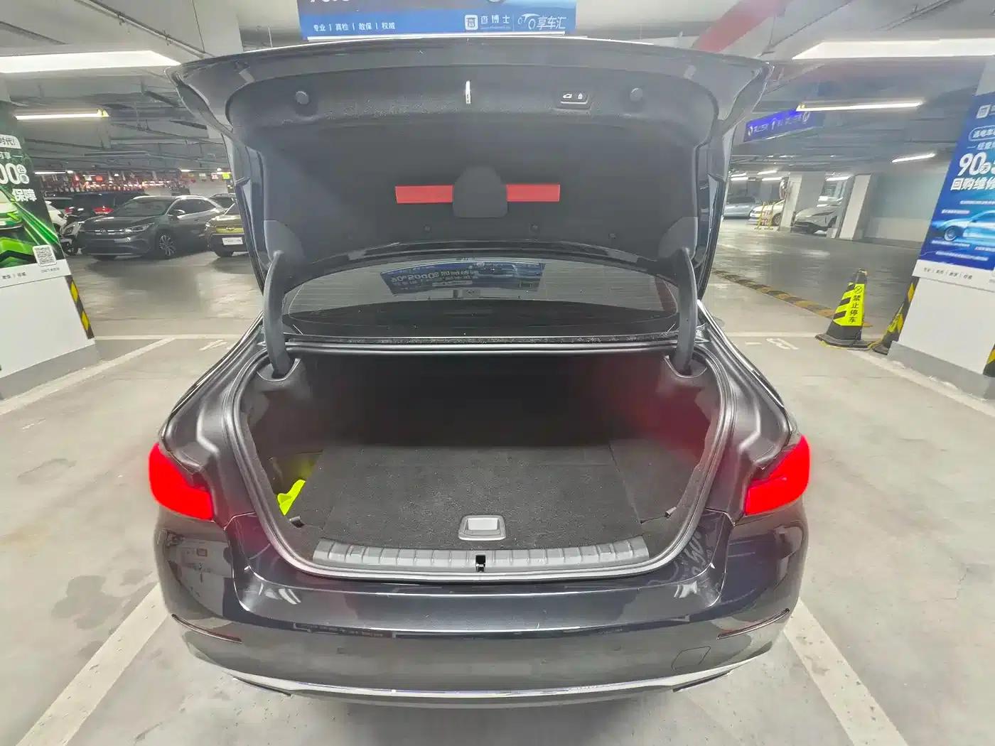 BMW 5 Series PHEV 2021 535Le Luxury Package — миниатюра 18