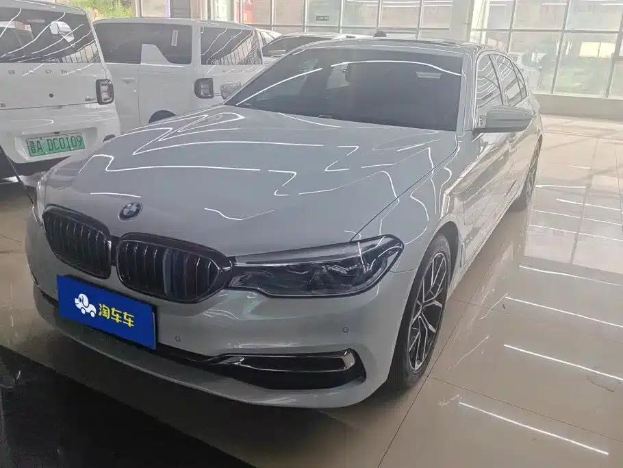 BMW 5 Series PHEV 2020 Mileage Upgrade Edition 530Le Luxury Package — миниатюра 1