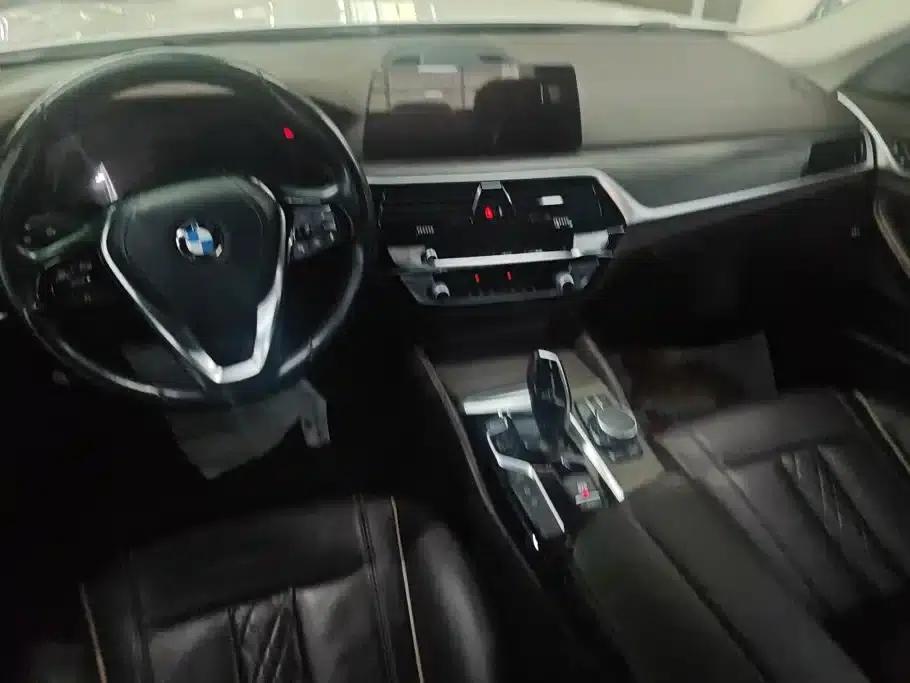 BMW 5 Series PHEV 2020 Mileage Upgrade Edition 530Le Luxury Package — миниатюра 12