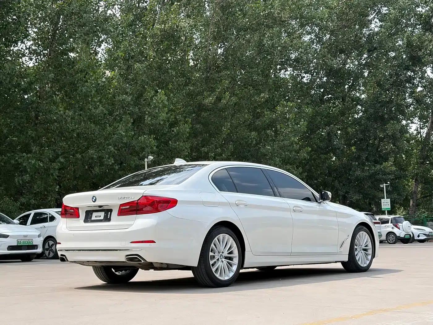 BMW 5 Series PHEV 2019 Facelift 530Le Pioneer Edition — миниатюра 24
