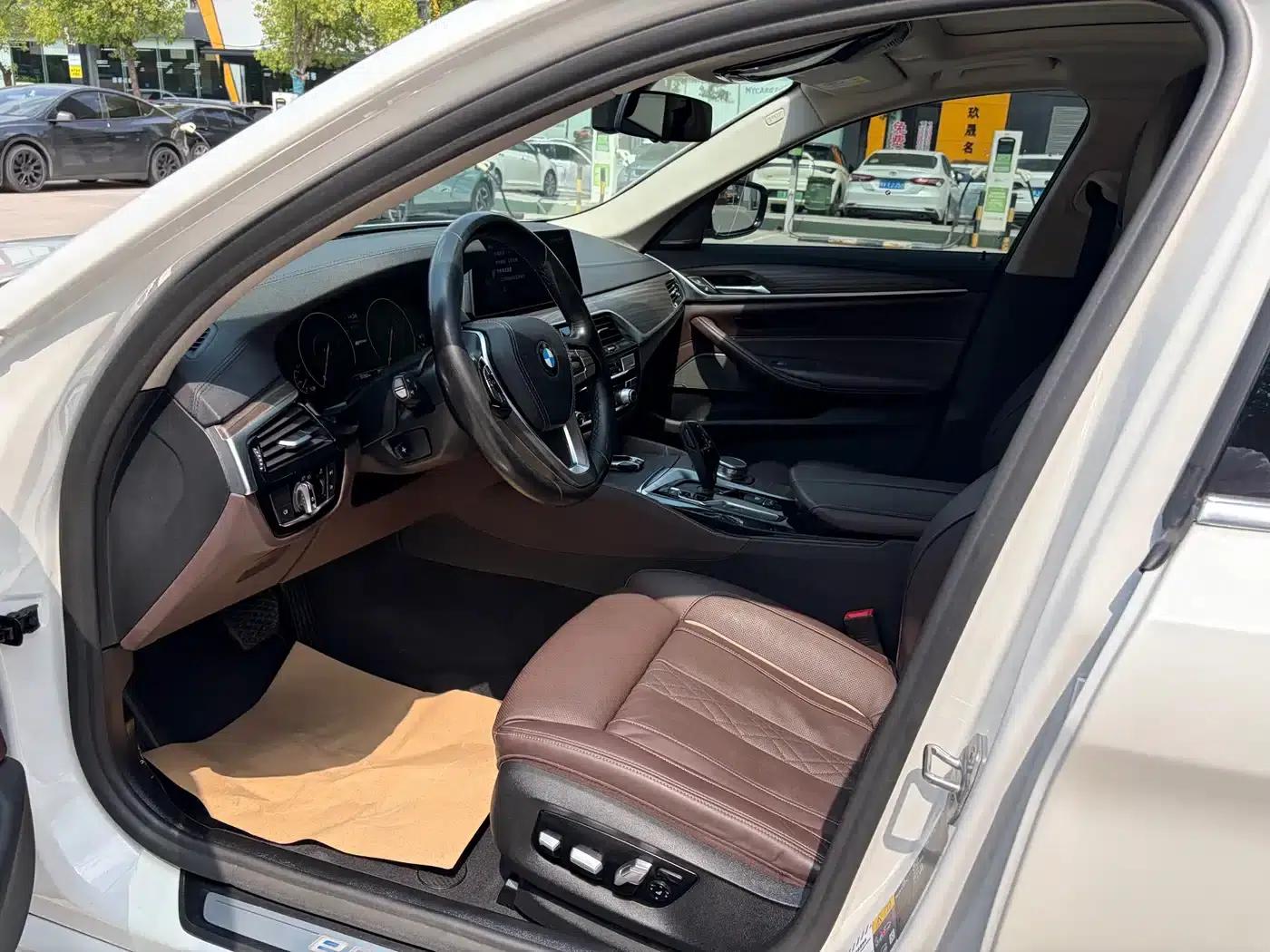 BMW 5 Series PHEV 2019 Facelift 530Le Pioneer Edition — миниатюра 9