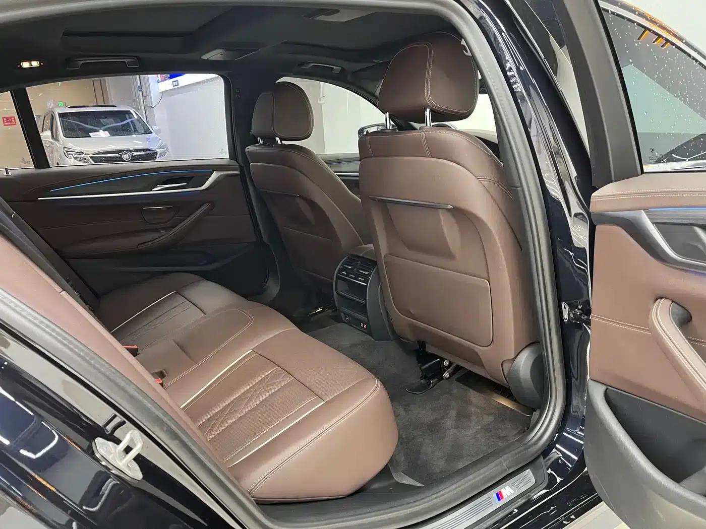 BMW 5 Series PHEV 2022 535Le M Sport Package — миниатюра 11