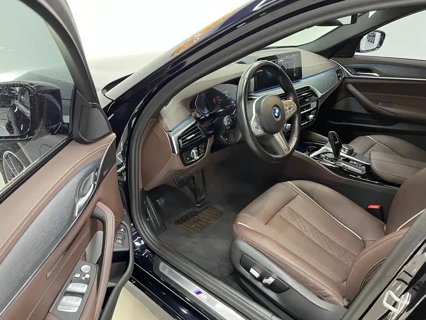 BMW 5 Series PHEV 2022 535Le M Sport Package — миниатюра 13