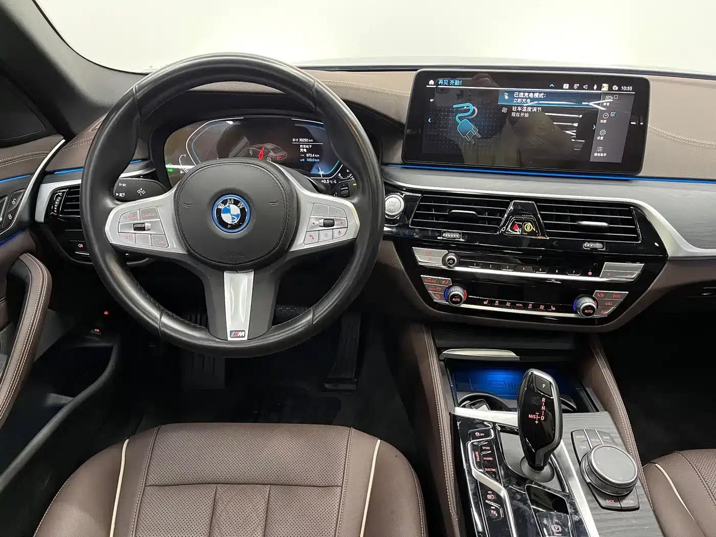 BMW 5 Series PHEV 2022 535Le M Sport Package — миниатюра 5