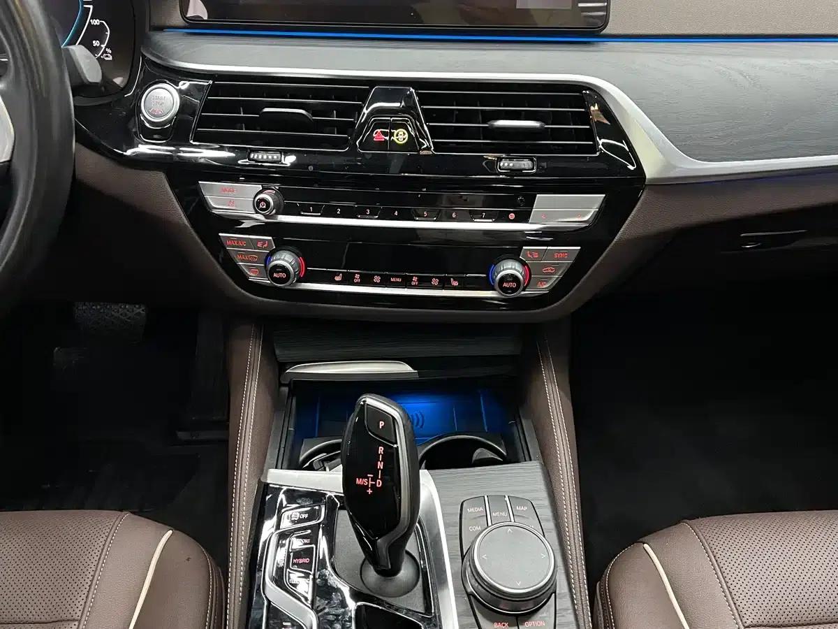 BMW 5 Series PHEV 2022 535Le M Sport Package — миниатюра 6