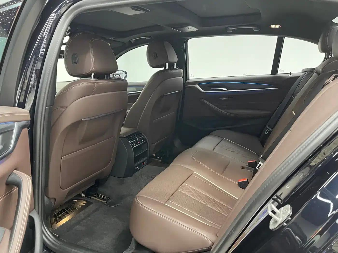 BMW 5 Series PHEV 2022 535Le M Sport Package — миниатюра 10