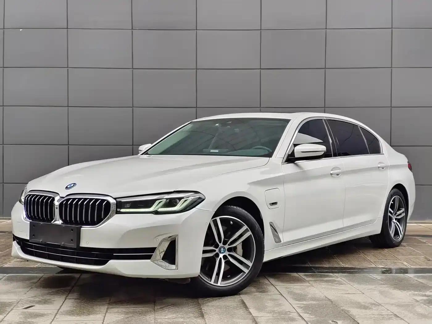 BMW 5 Series PHEV 2022 535Le Luxury Package — миниатюра 1