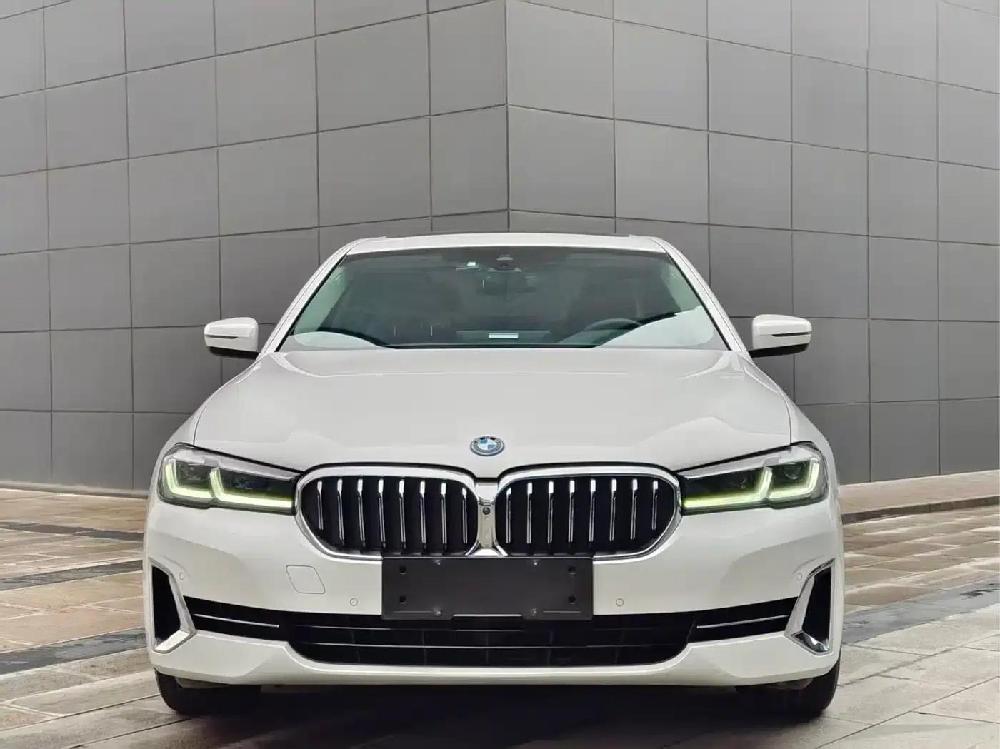 BMW 5 Series PHEV 2022 535Le Luxury Package — миниатюра 2