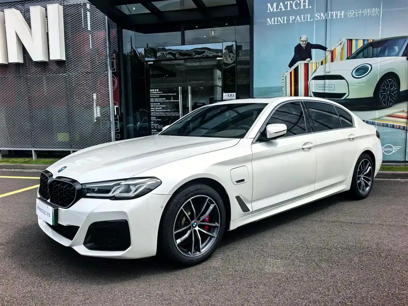BMW 5 Series PHEV 2021 535Le M Sport Package — миниатюра 1