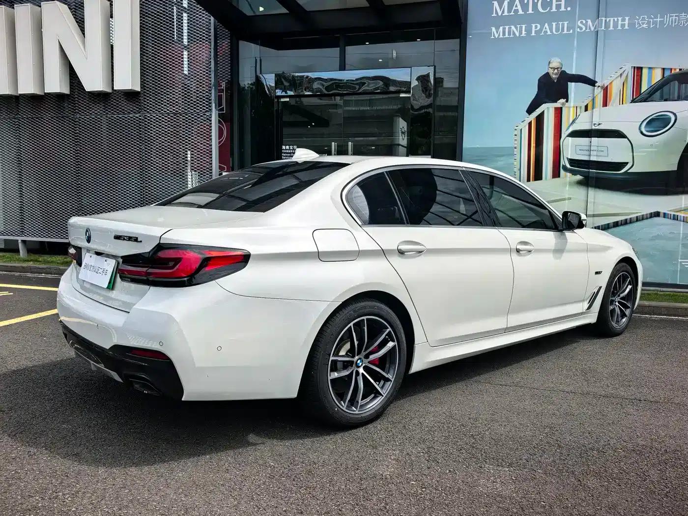 BMW 5 Series PHEV 2021 535Le M Sport Package — миниатюра 14