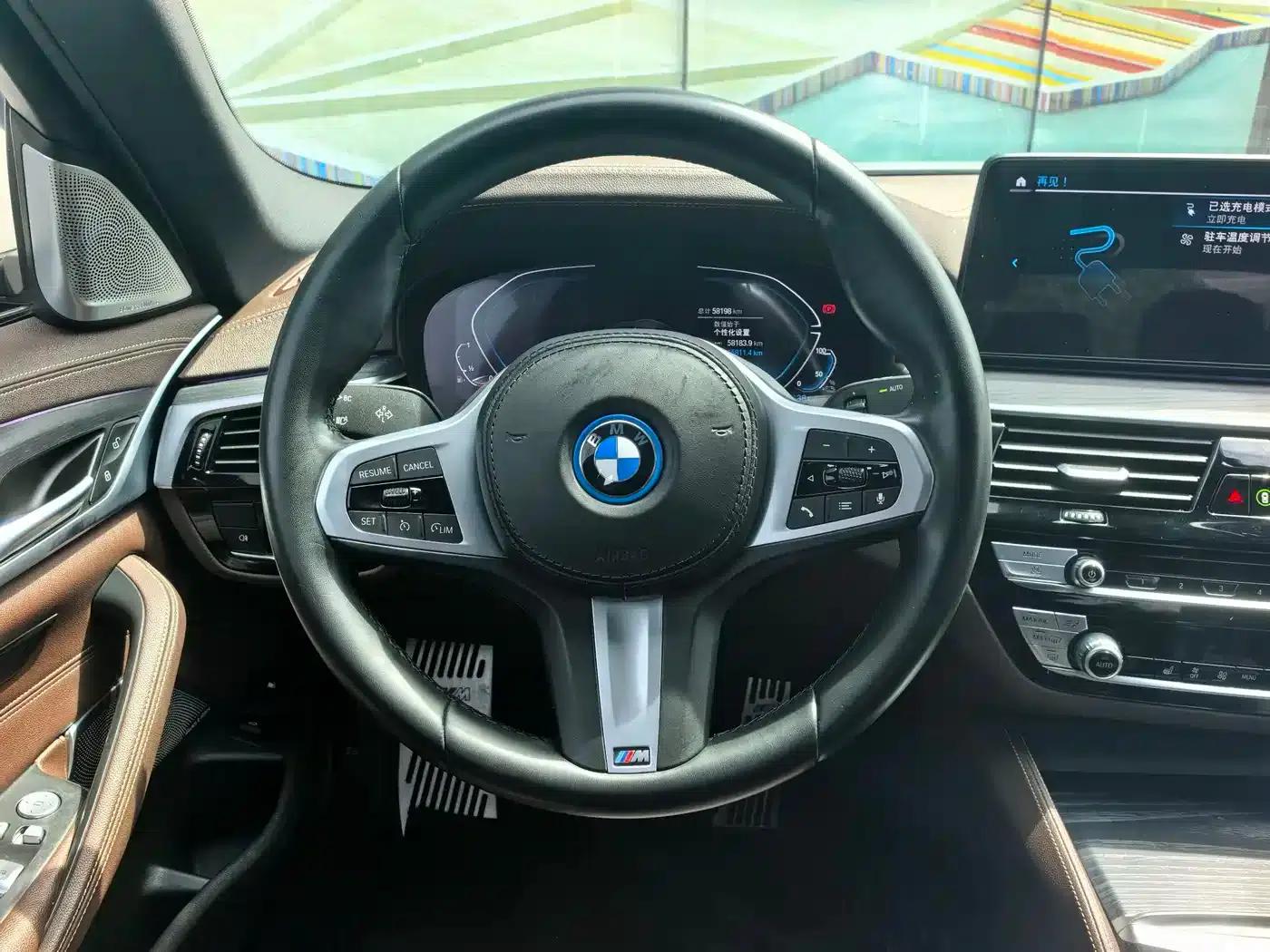 BMW 5 Series PHEV 2021 535Le M Sport Package — миниатюра 5