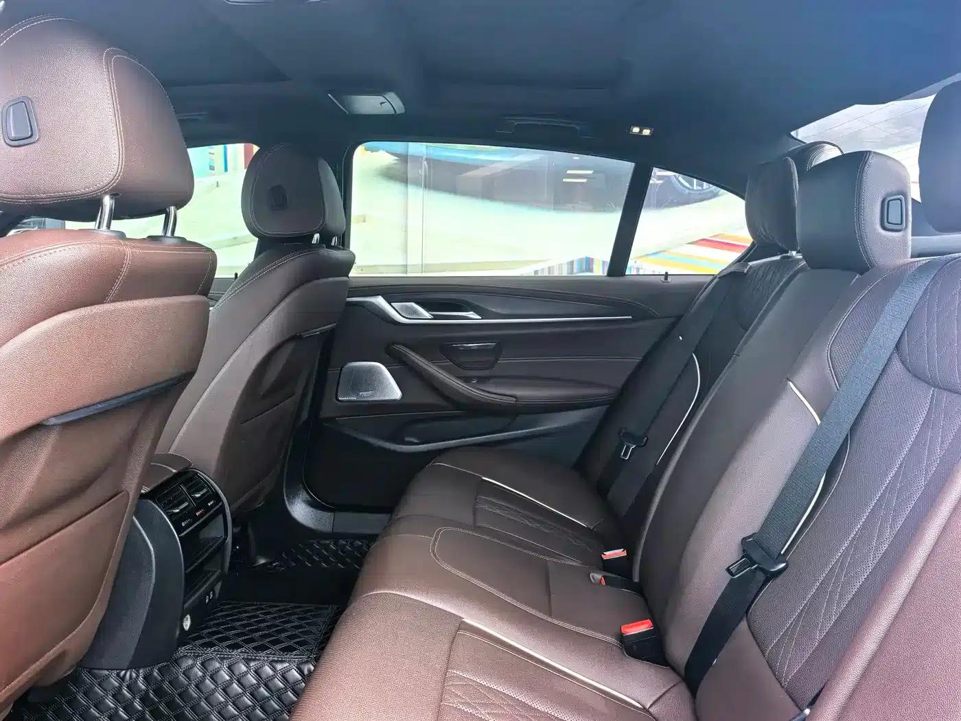 BMW 5 Series PHEV 2021 535Le M Sport Package — миниатюра 8