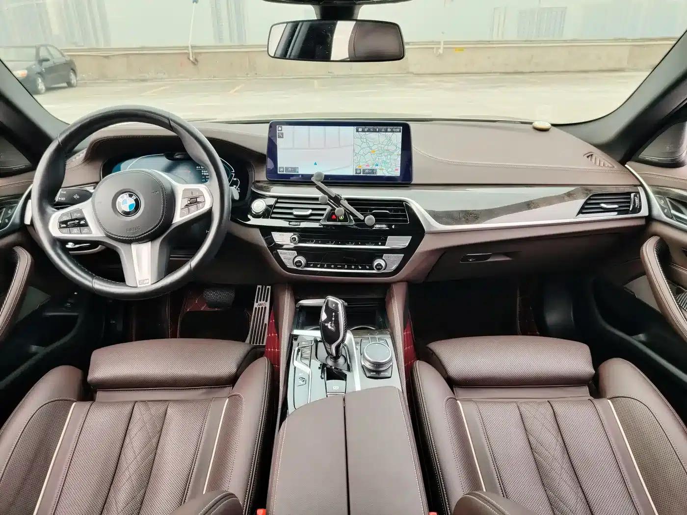 BMW 5 Series PHEV 2021 Facelift 535Le Pioneer Edition M Sport Package — миниатюра 13