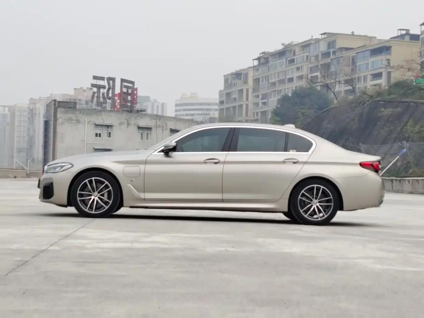 BMW 5 Series PHEV 2021 Facelift 535Le Pioneer Edition M Sport Package — миниатюра 3
