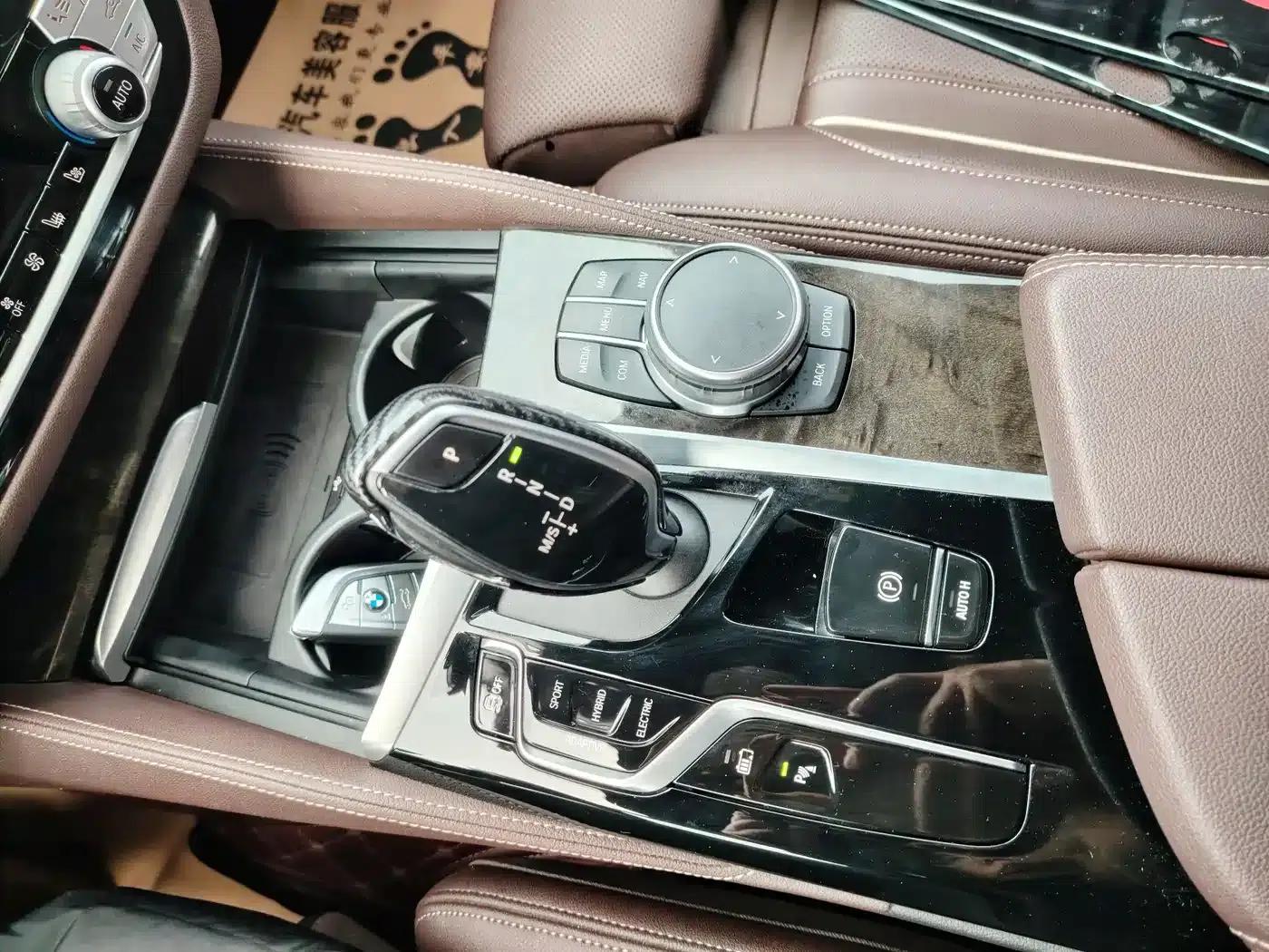 BMW 5 Series PHEV 2021 Facelift 535Le Pioneer Edition M Sport Package — миниатюра 21