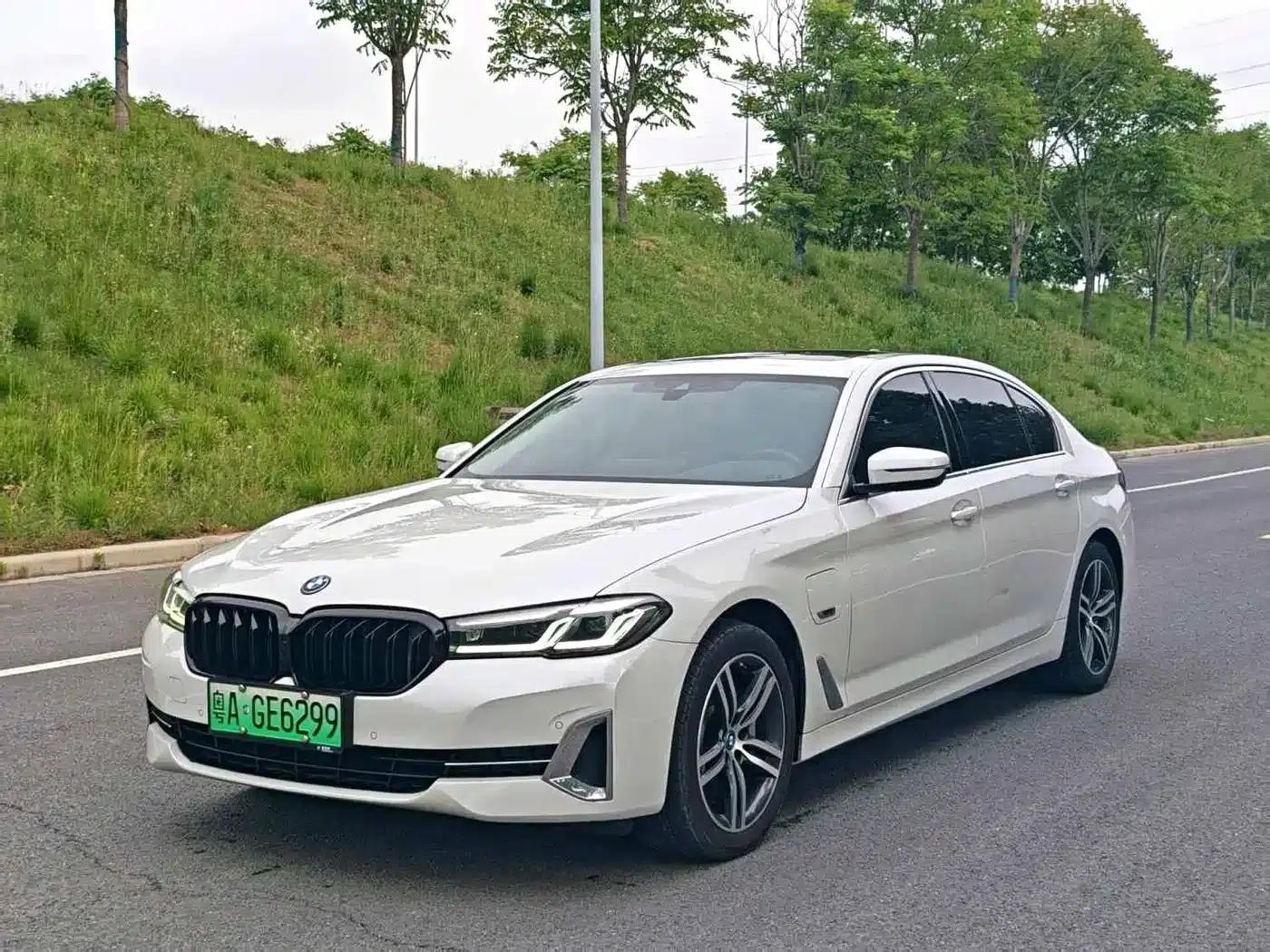 BMW 5 Series PHEV 2022 535Le Luxury Package — миниатюра 1