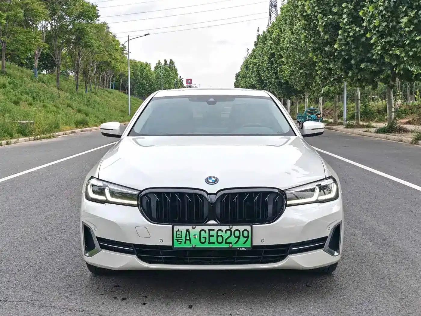 BMW 5 Series PHEV 2022 535Le Luxury Package — миниатюра 2