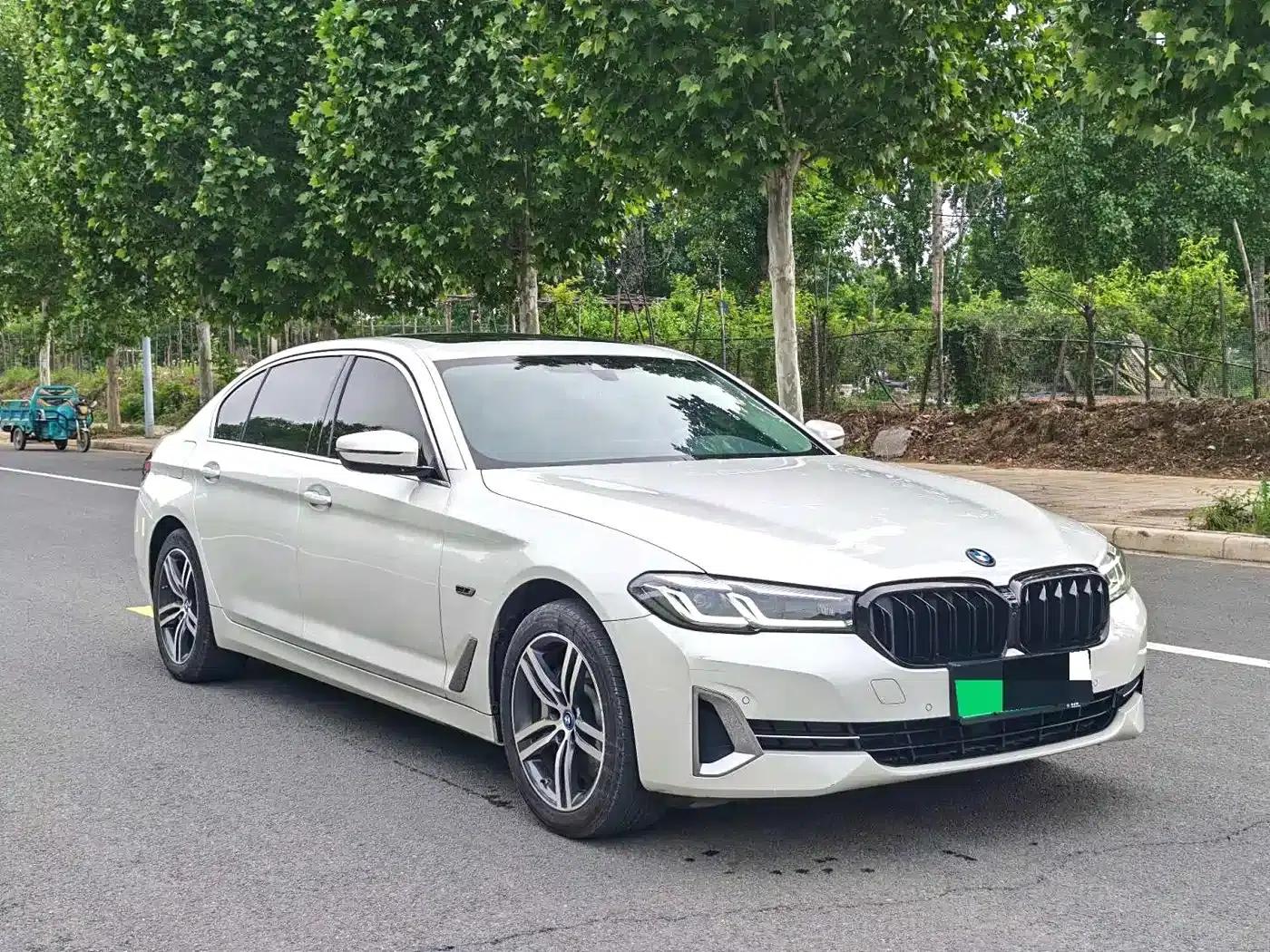 BMW 5 Series PHEV 2022 535Le Luxury Package — миниатюра 3