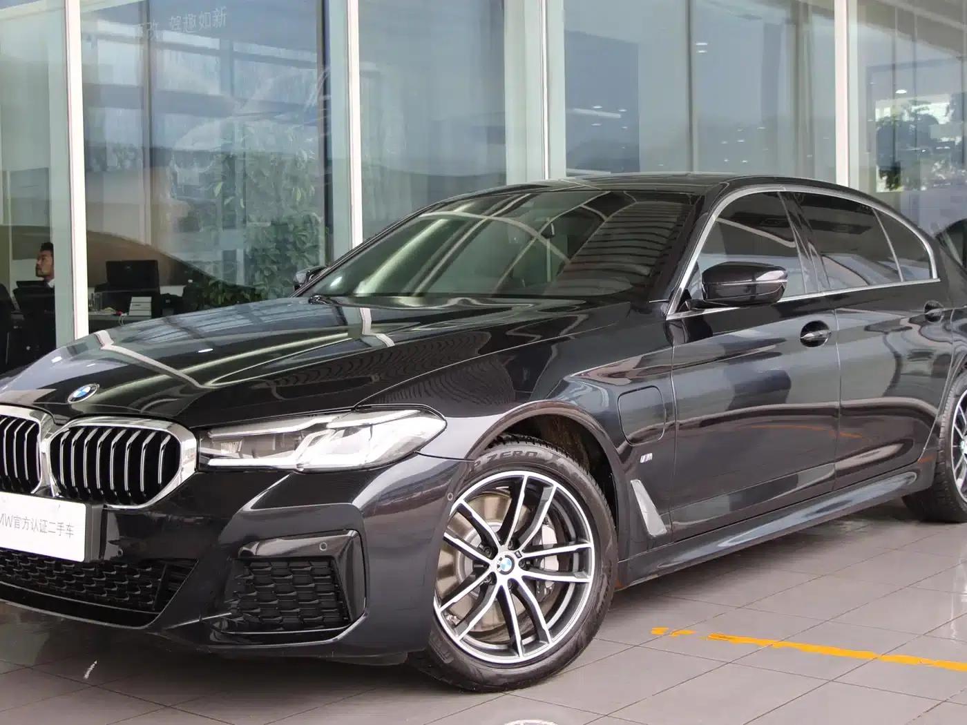 BMW 5 Series PHEV 2022 535Le M Sport Package — миниатюра 1