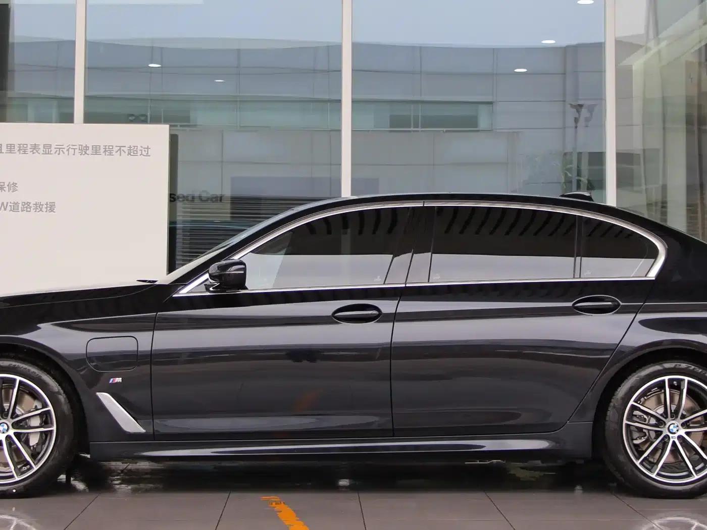 BMW 5 Series PHEV 2022 535Le M Sport Package — миниатюра 2
