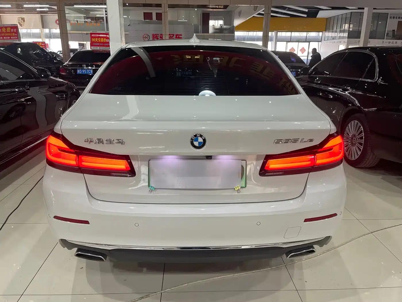 BMW 5 Series PHEV 2021 535Le Luxury Package — миниатюра 5