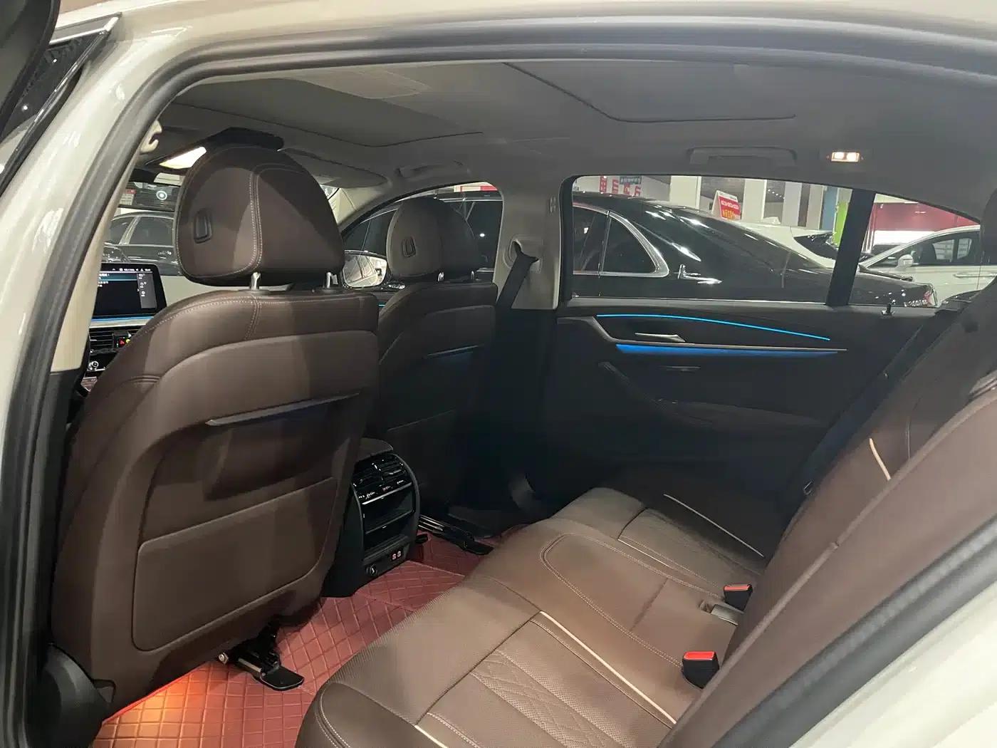 BMW 5 Series PHEV 2021 535Le Luxury Package — миниатюра 7