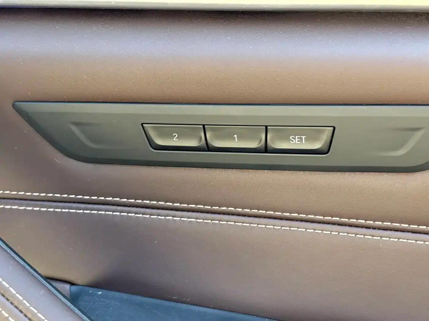 BMW 5 Series PHEV 2020 Mileage Upgrade Edition 530Le Pioneer Edition — миниатюра 20