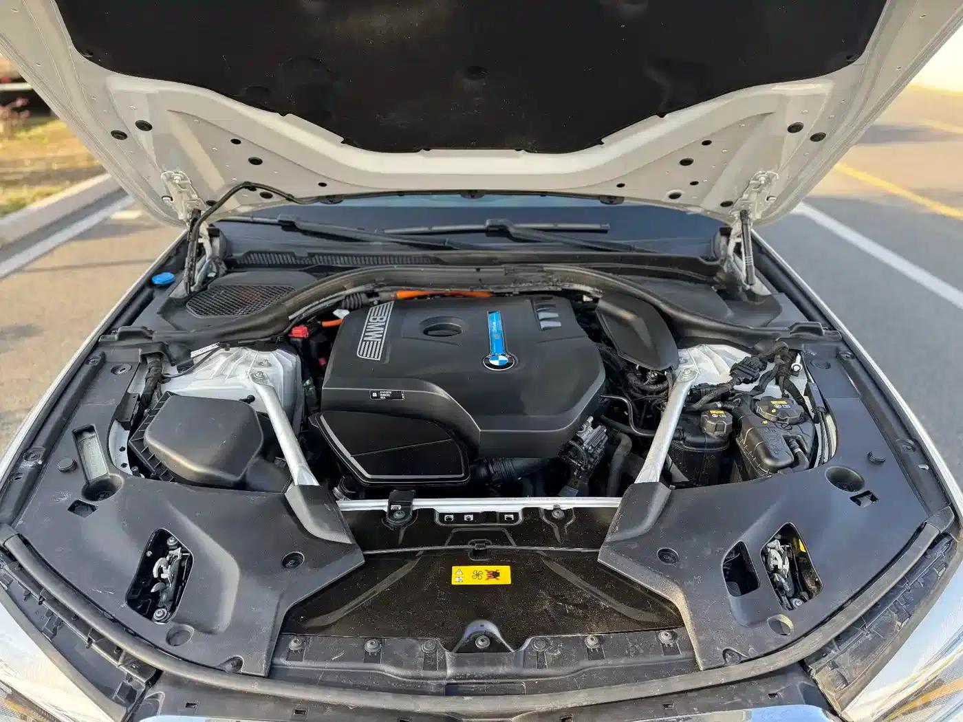 BMW 5 Series PHEV 2020 Mileage Upgrade Edition 530Le Pioneer Edition — миниатюра 21
