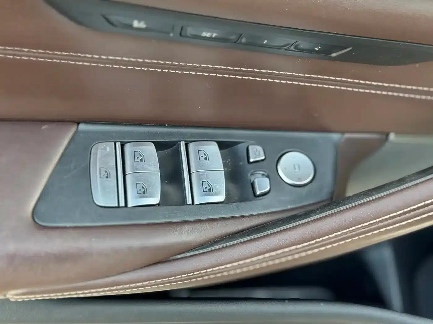 BMW 5 Series PHEV 2020 Mileage Upgrade Edition 530Le Pioneer Edition — миниатюра 24