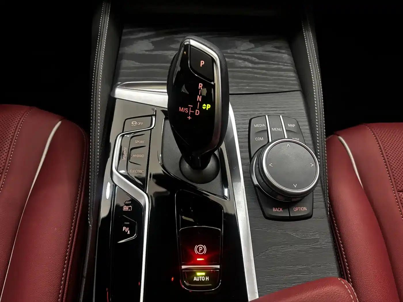 BMW 5 Series PHEV 2022 Facelift 535Le M Sport Package — миниатюра 18