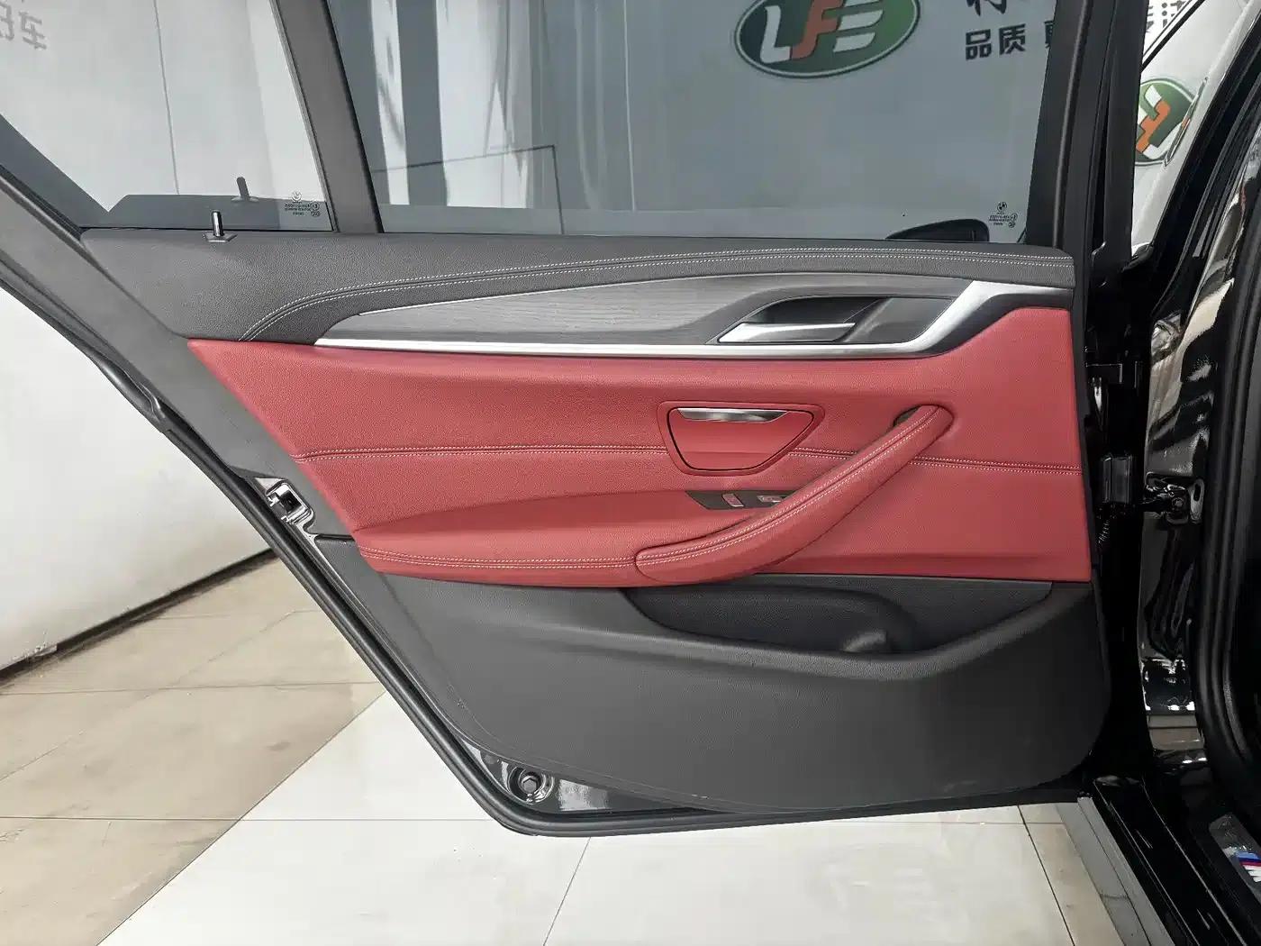 BMW 5 Series PHEV 2022 Facelift 535Le M Sport Package — миниатюра 20