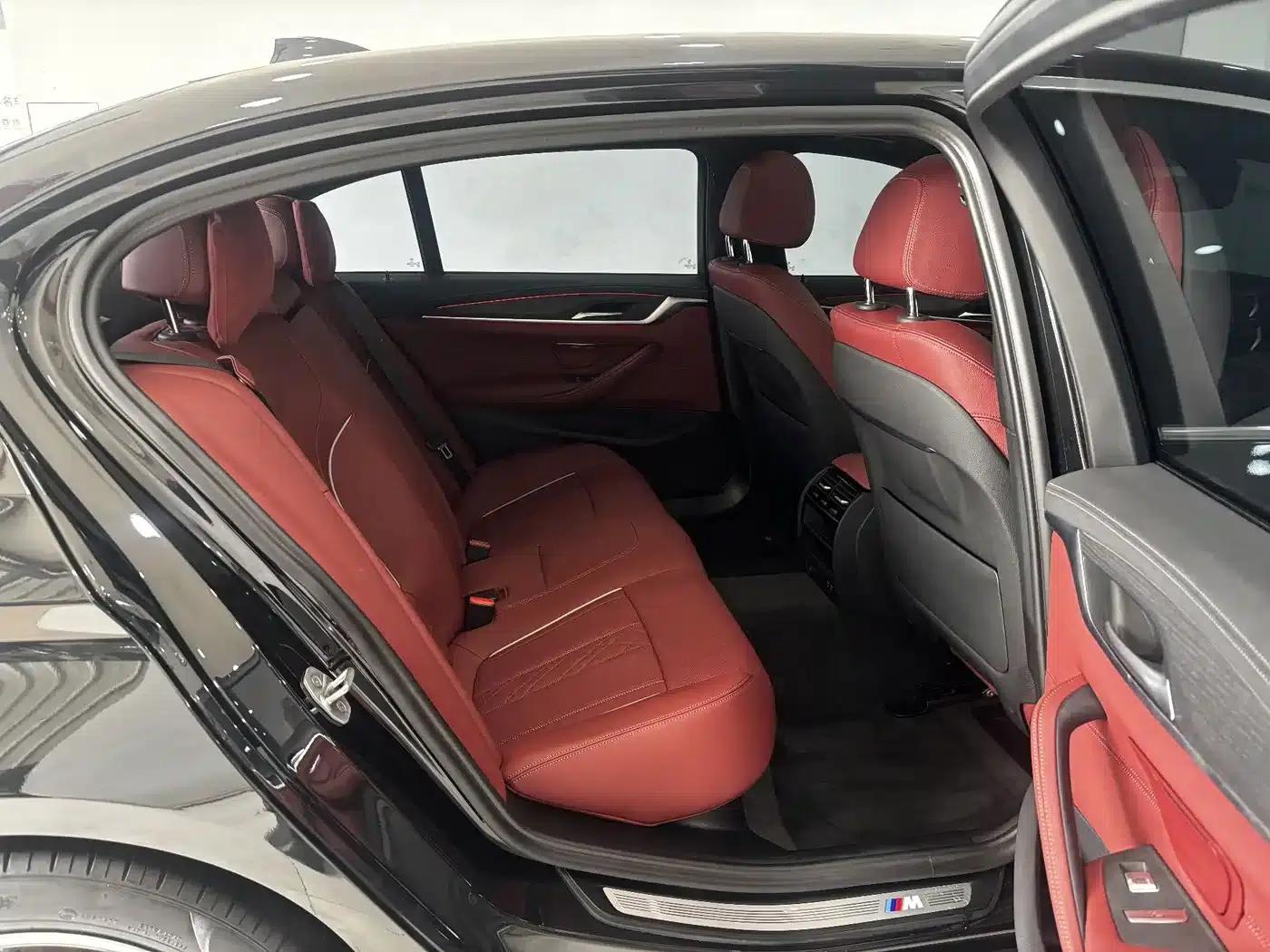 BMW 5 Series PHEV 2022 Facelift 535Le M Sport Package — миниатюра 24