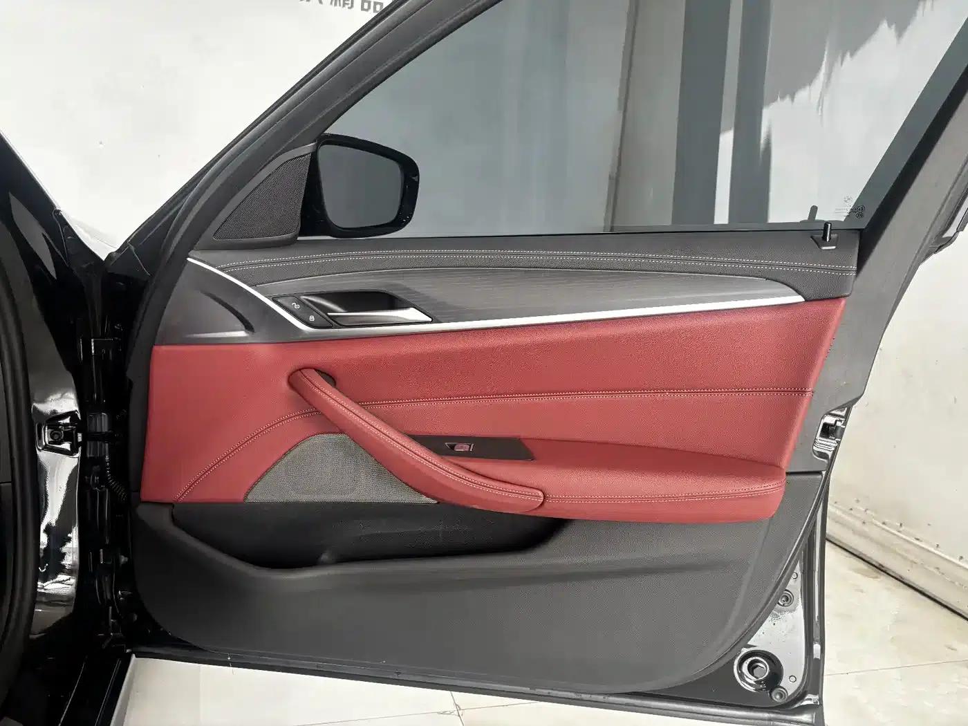 BMW 5 Series PHEV 2022 Facelift 535Le M Sport Package — миниатюра 25