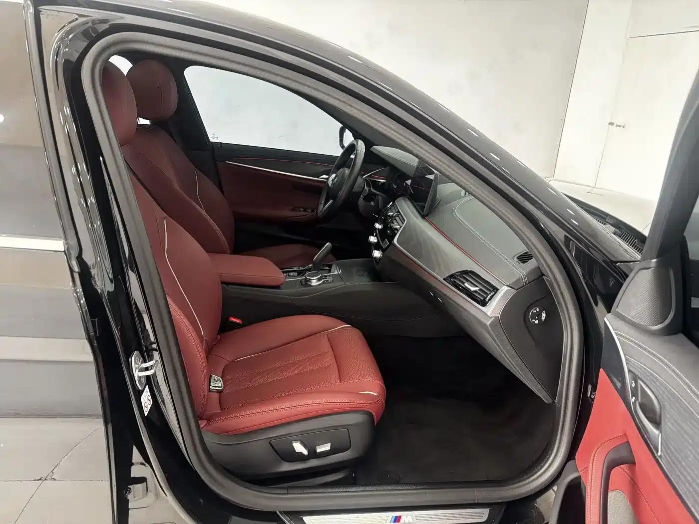 BMW 5 Series PHEV 2022 Facelift 535Le M Sport Package — миниатюра 26