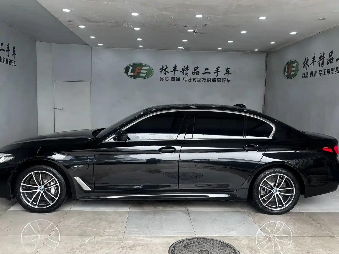 BMW 5 Series PHEV 2022 Facelift 535Le M Sport Package — миниатюра 4