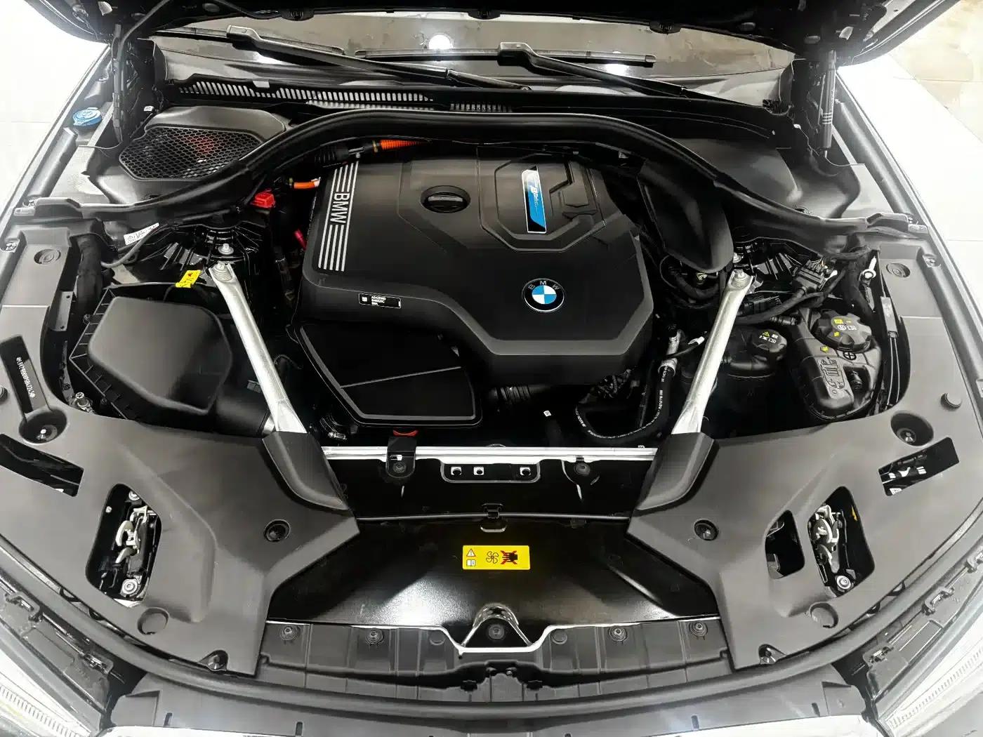 BMW 5 Series PHEV 2022 Facelift 535Le M Sport Package — миниатюра 31