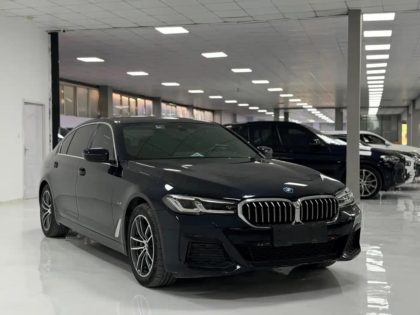 BMW 5 Series PHEV 2022 Facelift 535Le M Sport Package — миниатюра 3