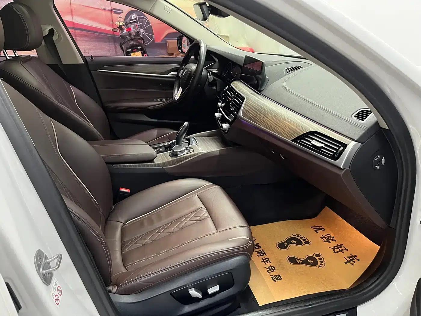BMW 5 Series PHEV 2019 Facelift 530Le Luxury Package — миниатюра 11
