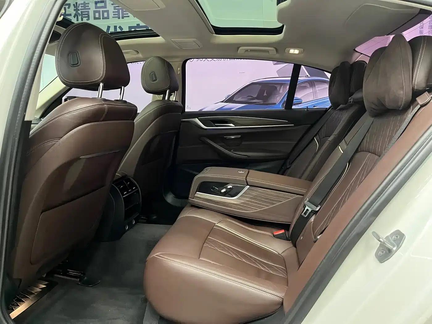 BMW 5 Series PHEV 2019 Facelift 530Le Luxury Package — миниатюра 12