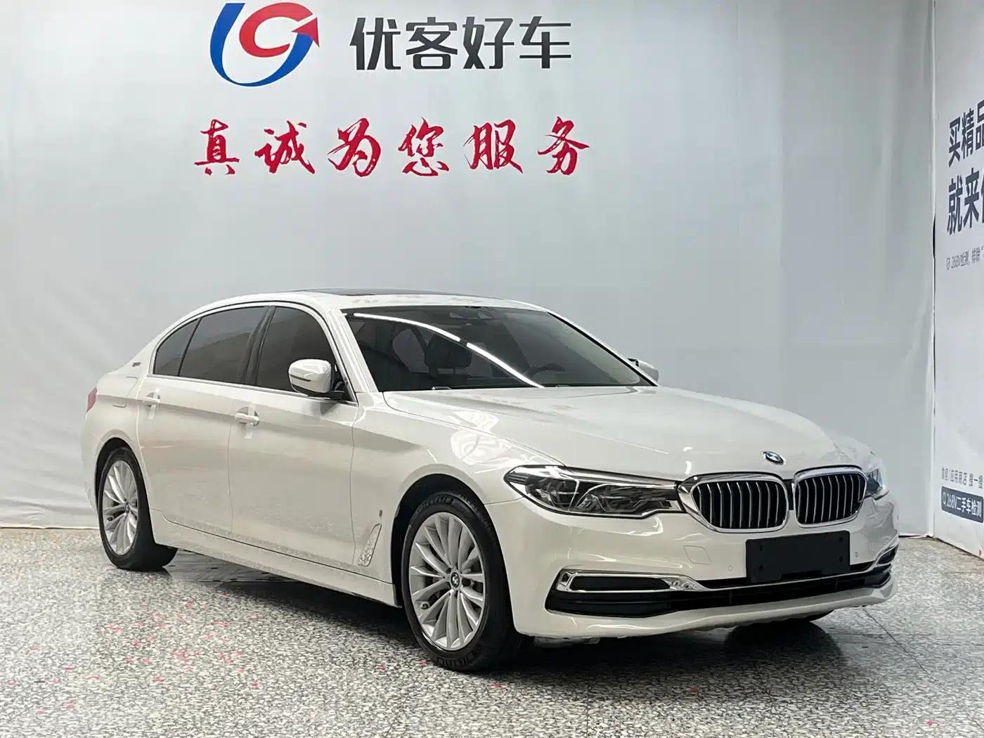 BMW 5 Series PHEV 2019 Facelift 530Le Luxury Package — миниатюра 3