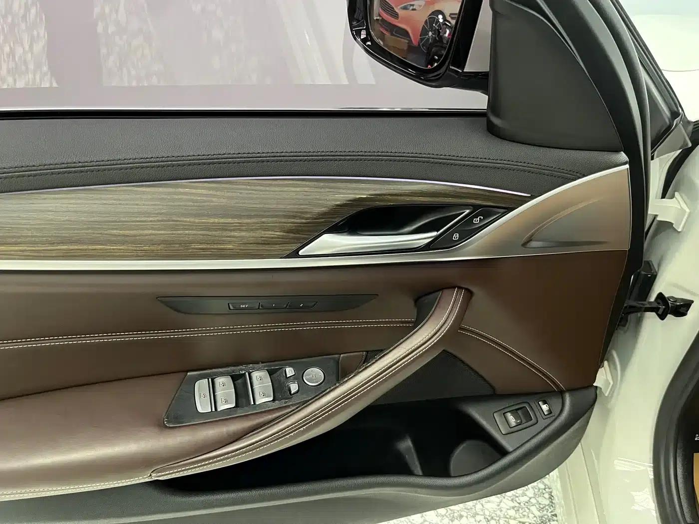 BMW 5 Series PHEV 2019 Facelift 530Le Luxury Package — миниатюра 6
