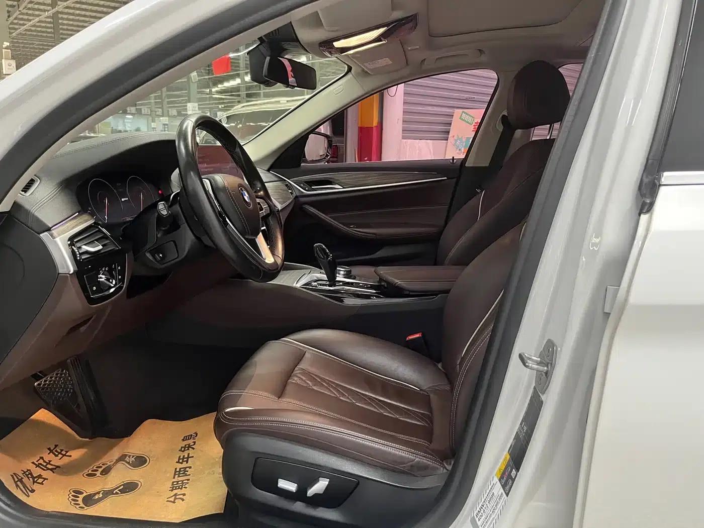 BMW 5 Series PHEV 2019 Facelift 530Le Luxury Package — миниатюра 7