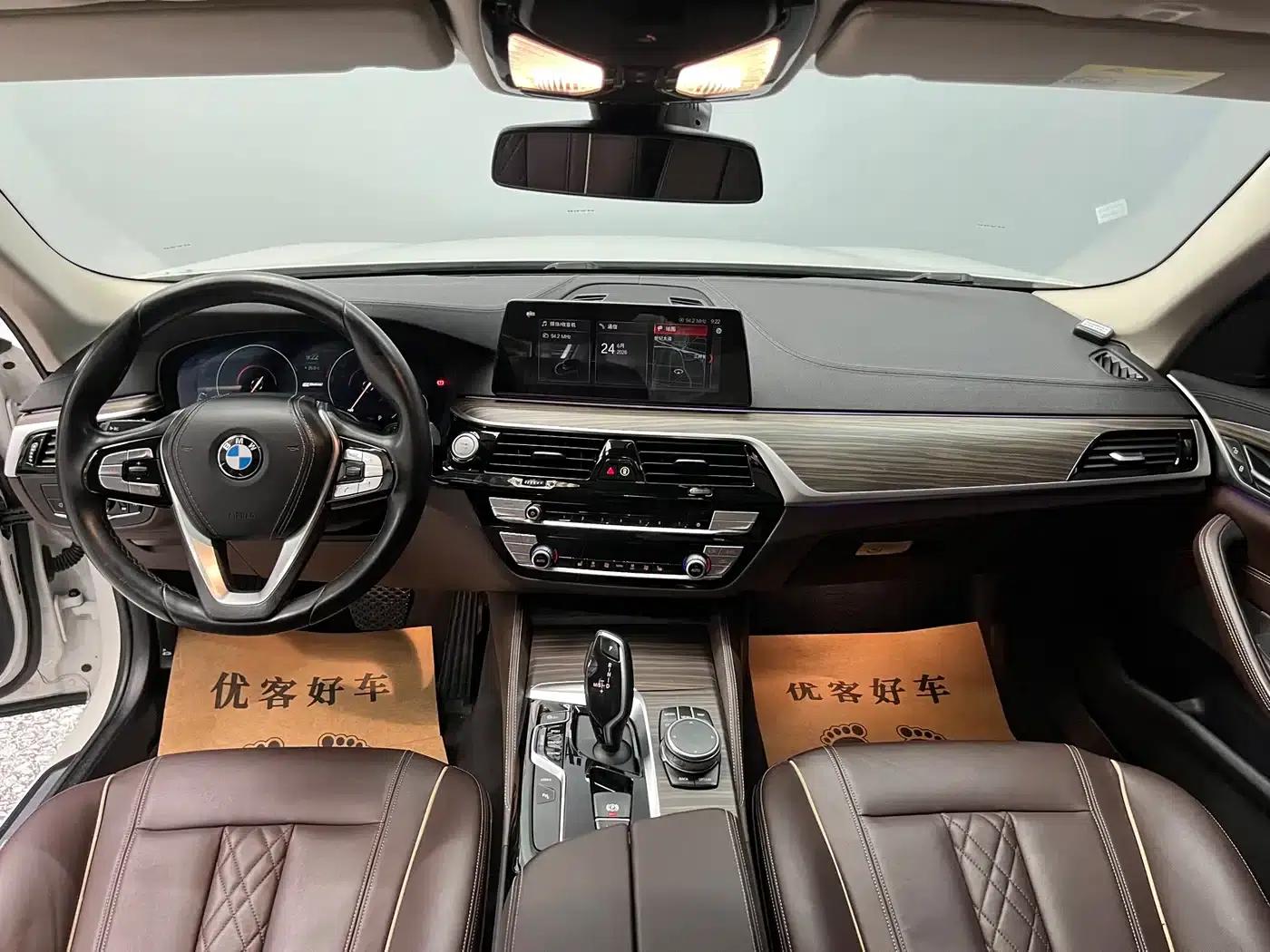 BMW 5 Series PHEV 2019 Facelift 530Le Luxury Package — миниатюра 9