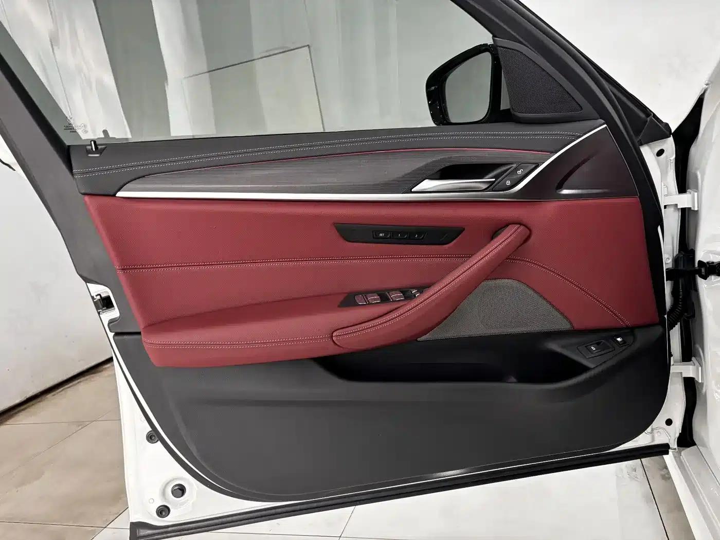 BMW 5 Series PHEV 2022 Facelift 535Le M Sport Package — миниатюра 11