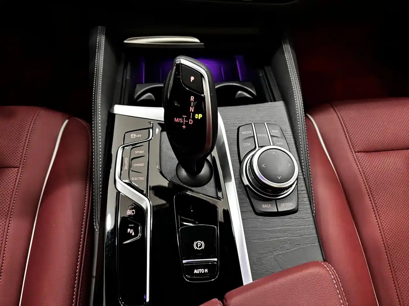BMW 5 Series PHEV 2022 Facelift 535Le M Sport Package — миниатюра 17