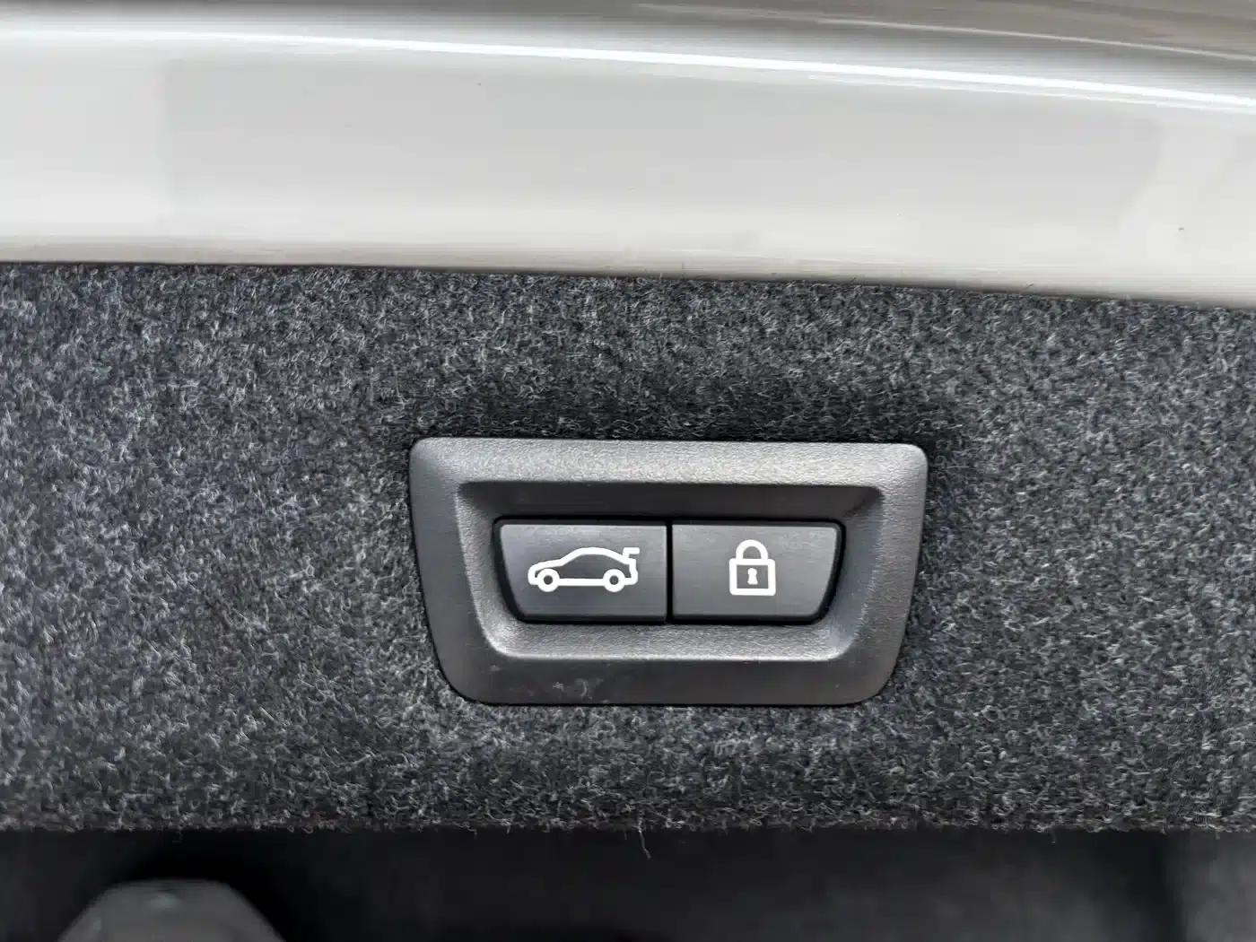 BMW 5 Series PHEV 2022 Facelift 535Le M Sport Package — миниатюра 27