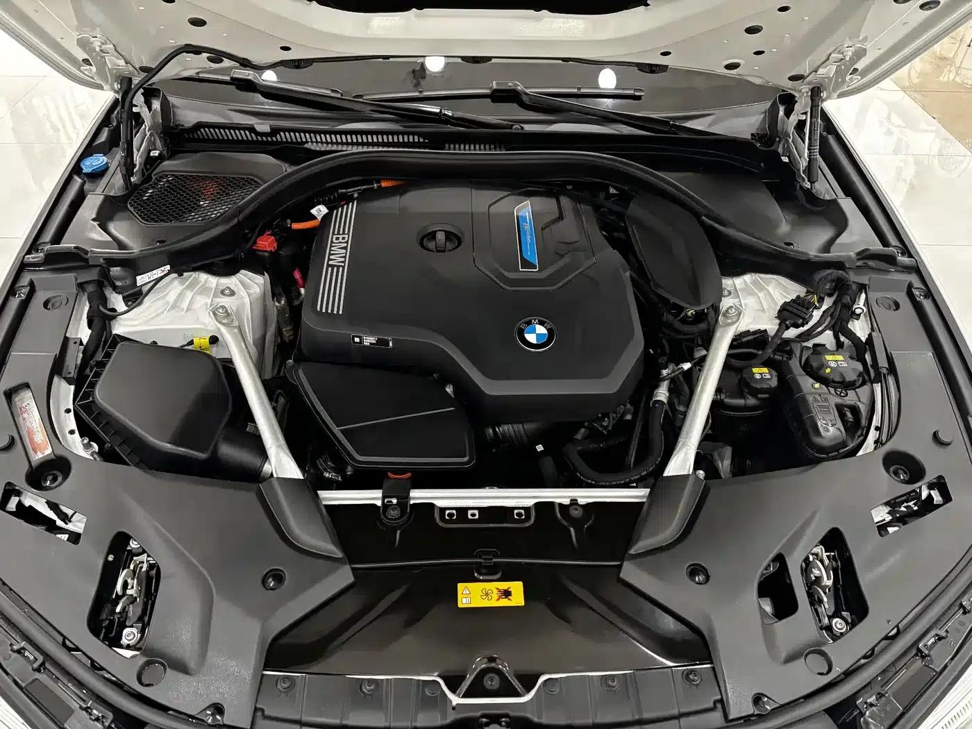 BMW 5 Series PHEV 2022 Facelift 535Le M Sport Package — миниатюра 29