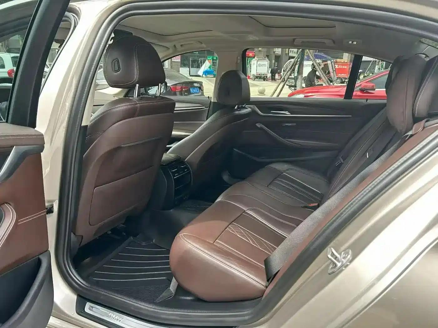 BMW 5 Series PHEV 2020 Mileage Upgrade Edition 530Le Luxury Package — миниатюра 6