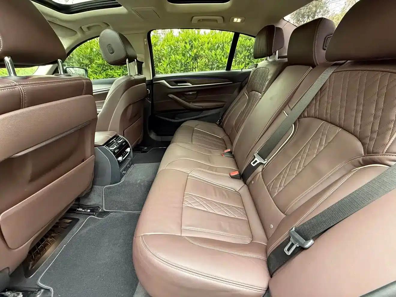 BMW 5 Series PHEV 2019 530Le Luxury Package — миниатюра 5